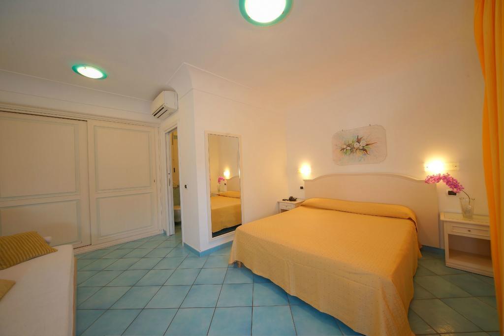 Le Canne Family Resort & Spa Forio di Ischia Pokoj fotografie